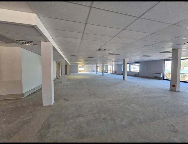 1,023M² OFFICE TO LET IN PLATTEKLOOF